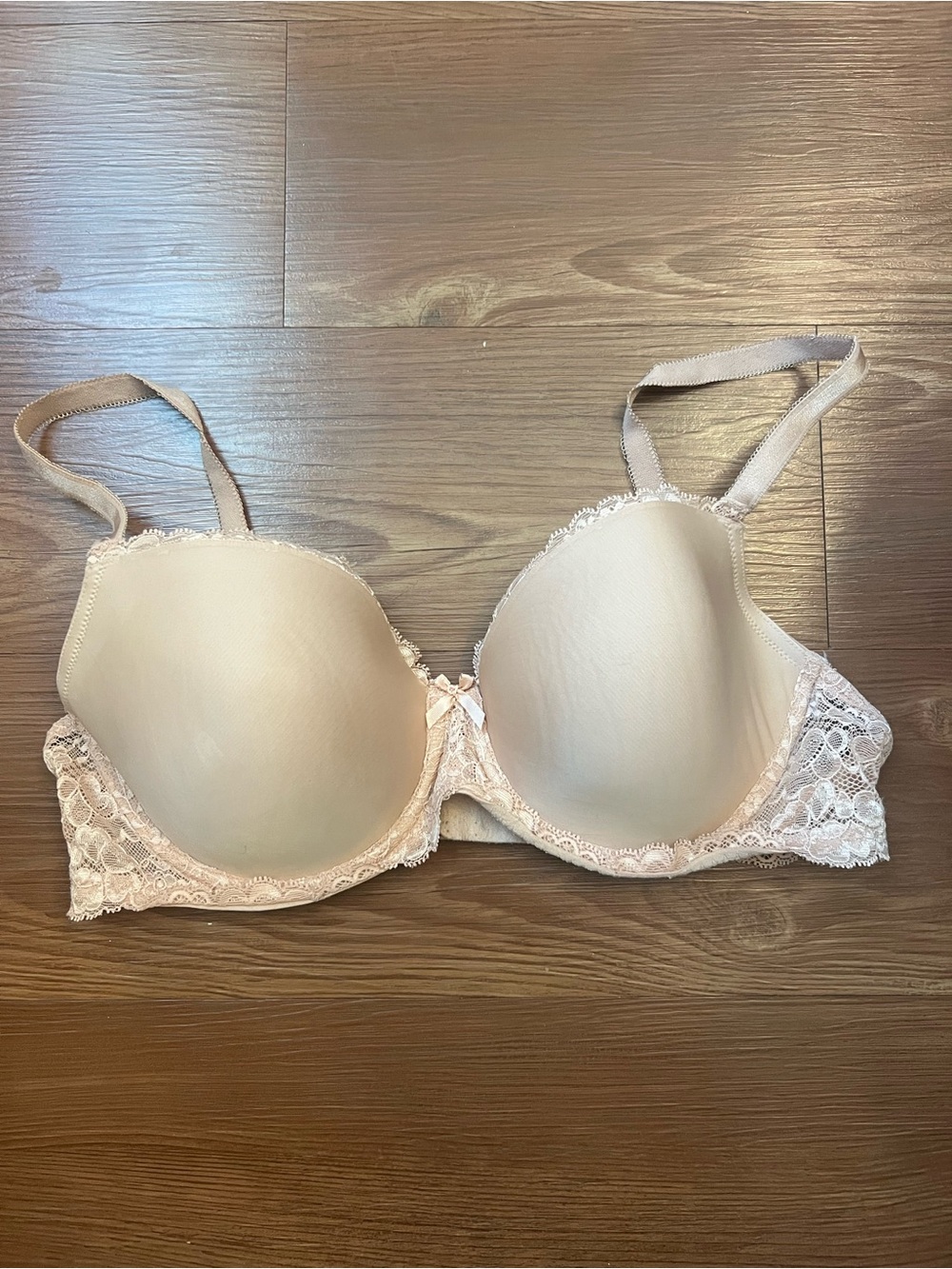 Victoria's Secret Light Blush Lace Trim T-Shirt Bra